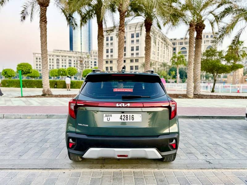 https://dev.quickdrive.ae/uploads/2024/11/05/Kia seltos-2.jpg